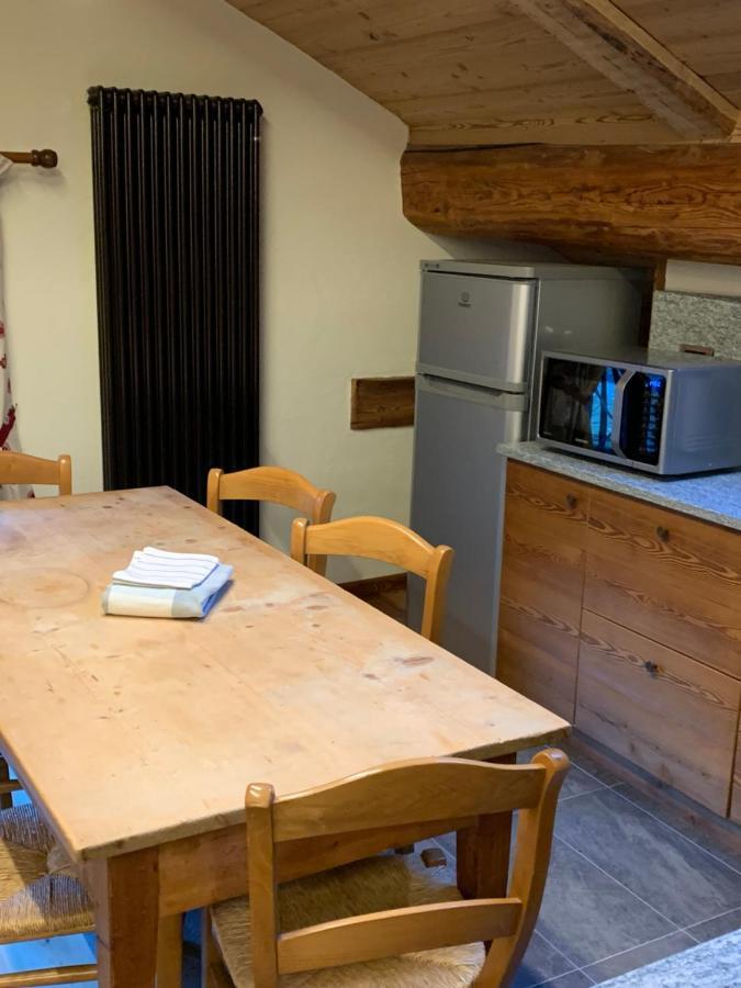 Flora Alpina Apartments-Residenza Verdebjo グレッソネイ・サイント・ジェアン エクステリア 写真