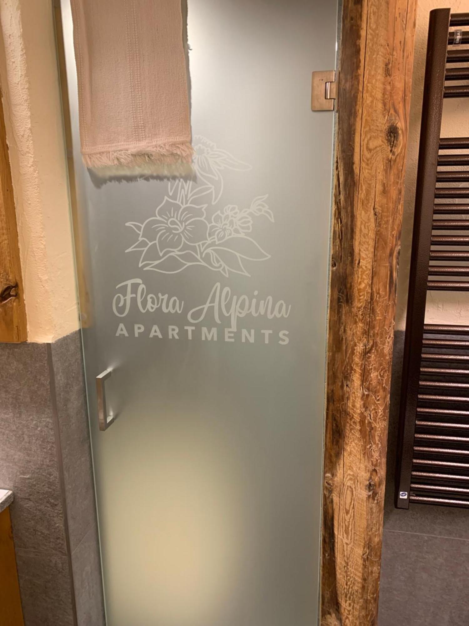 Flora Alpina Apartments-Residenza Verdebjo グレッソネイ・サイント・ジェアン エクステリア 写真